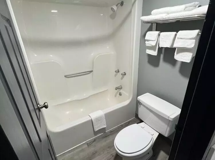 Отель Econo Lodge Kennett