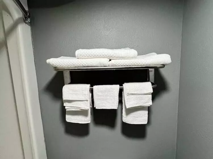 Отель Econo Lodge Kennett