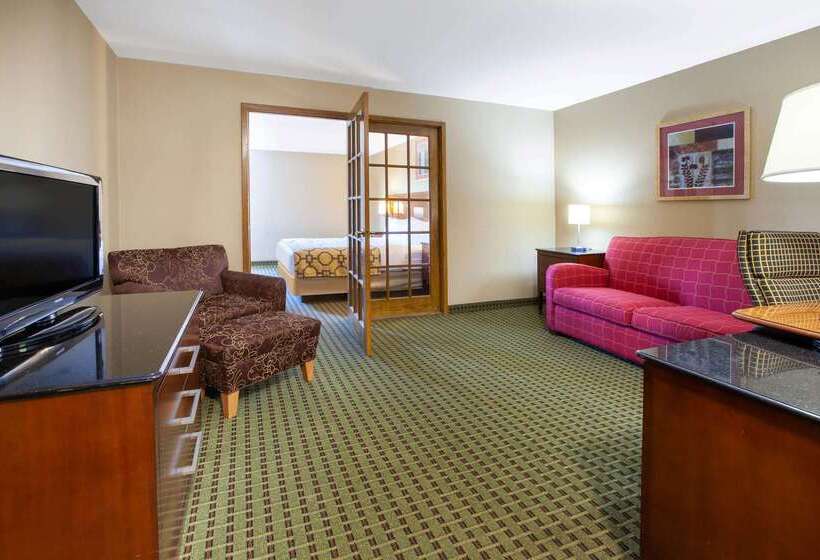 Hotel Baymont By Wyndham Franklin