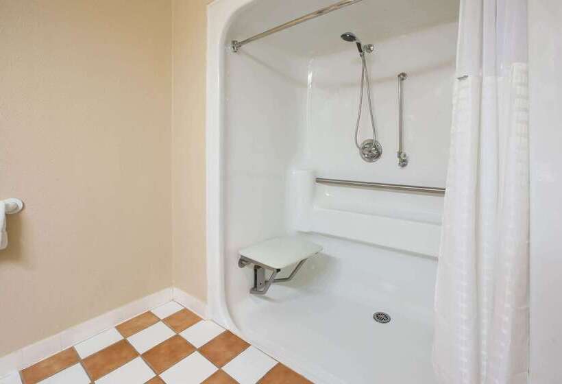 Hotel Baymont By Wyndham Franklin