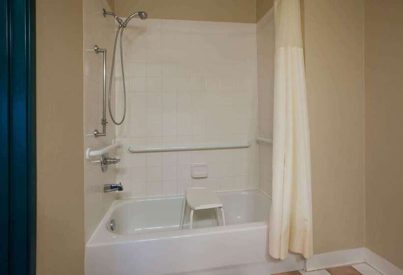 Hotel Baymont By Wyndham Franklin