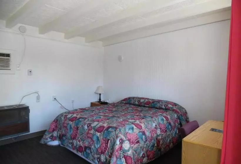 호텔 Budget Host Inn