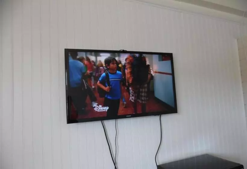 호텔 Budget Host Inn