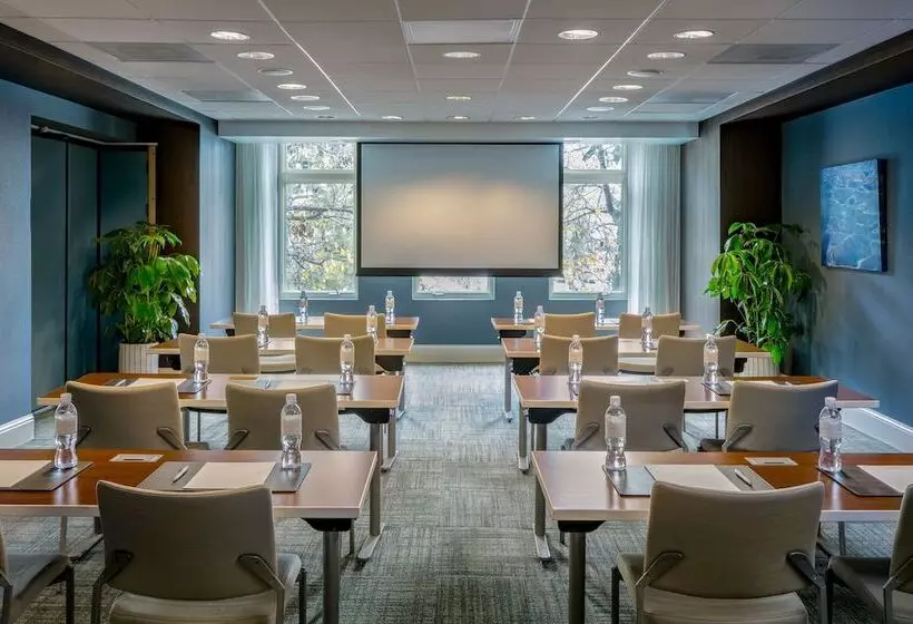 Casa Madrona Hotel And Spa