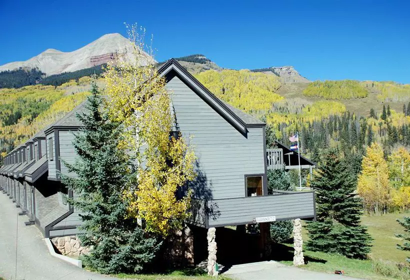 ホテル Cascade Village Resort