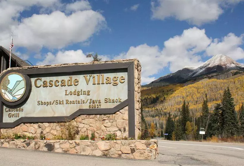 ホテル Cascade Village Resort