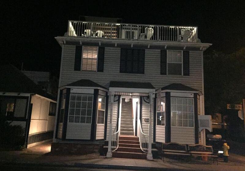 فندق Catalina Island Seacrest Inn