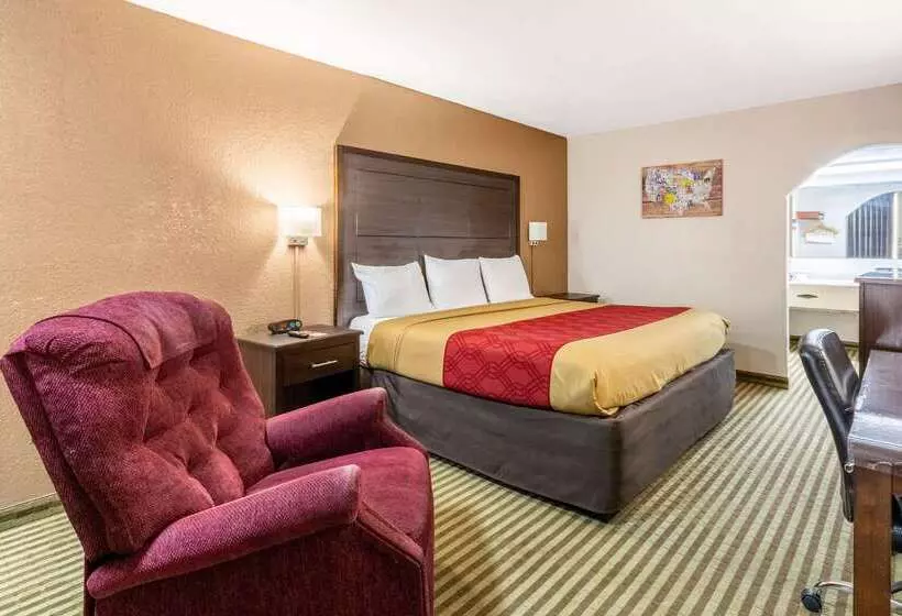 Отель Econo Lodge