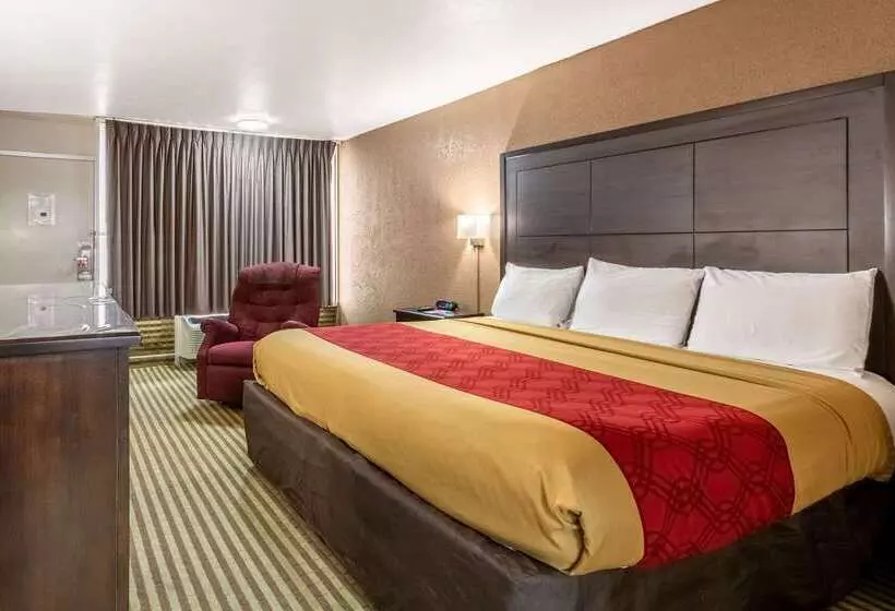 Отель Econo Lodge
