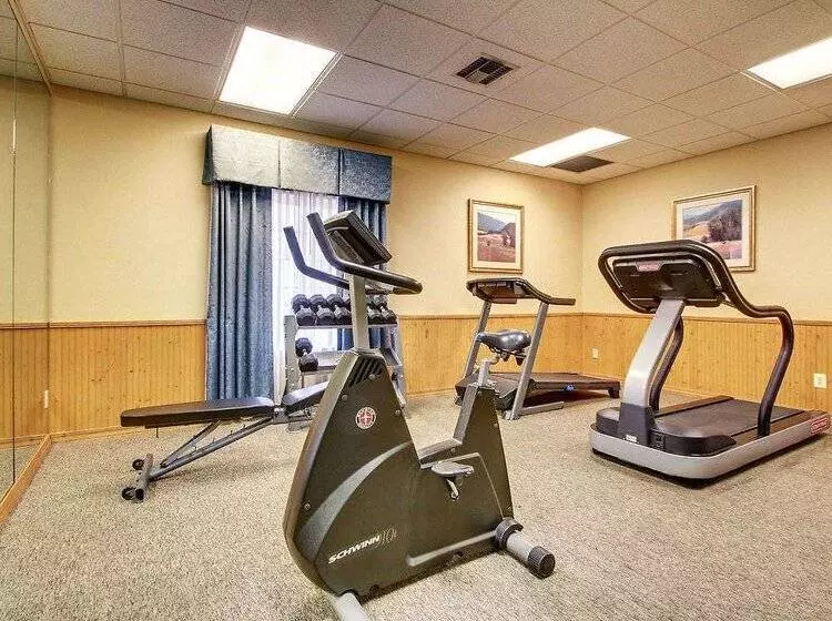 Отель Howard Johnson By Wyndham Hattiesburg