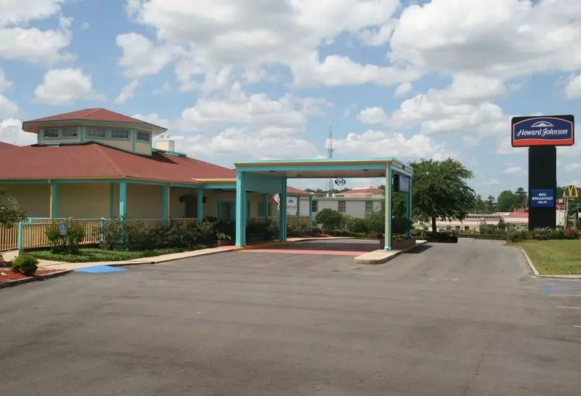 Отель Howard Johnson By Wyndham Hattiesburg