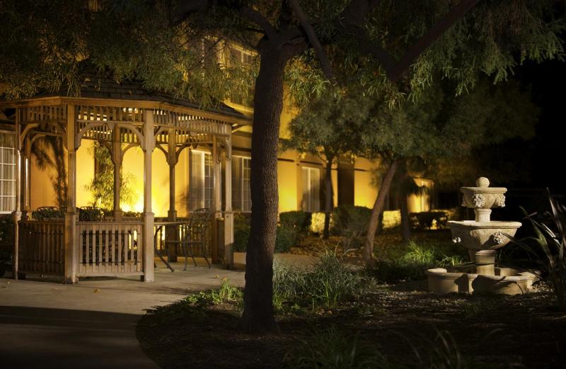 בית מלון כפרי Larkspur Landing Extended Stay Suites Bellevue