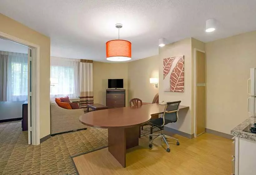 ホテル Mainstay Suites Louisville Jeffersontown