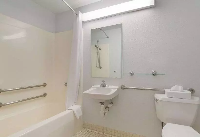 ホテル Mainstay Suites Louisville Jeffersontown