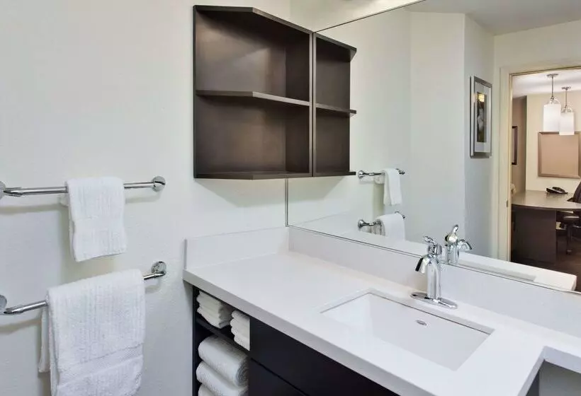 هتل Sonesta Simply Suites Dallas Las Colinas