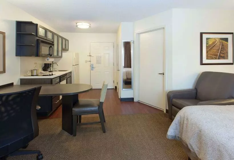 هتل Sonesta Simply Suites Dallas Las Colinas