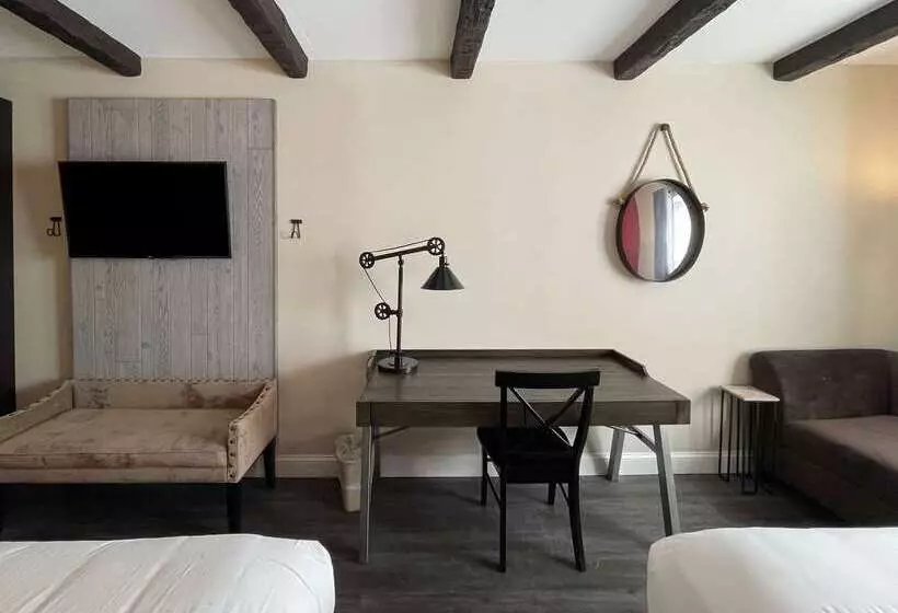 The Century House, Ascend Hotel Collection