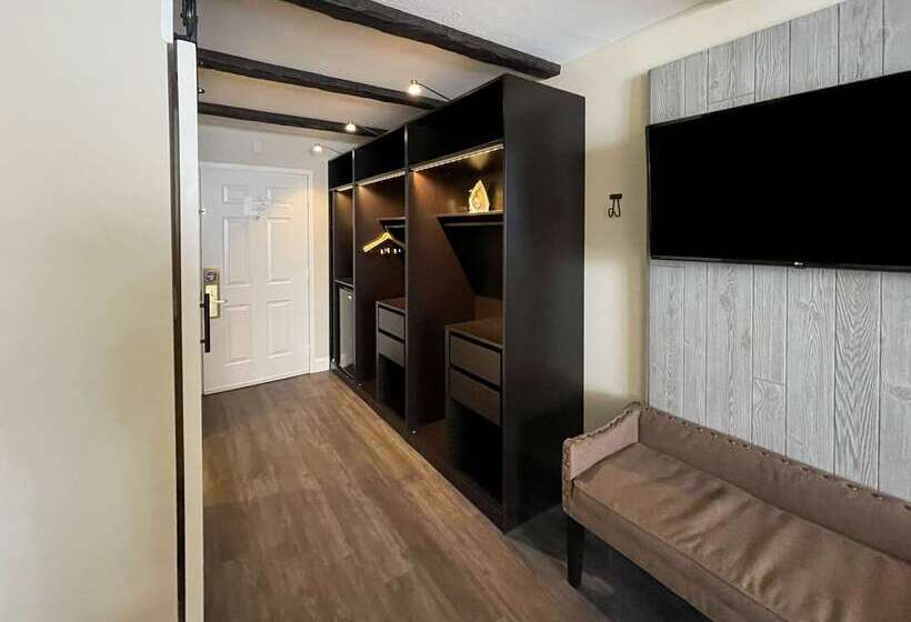 The Century House, Ascend Hotel Collection