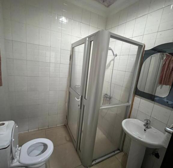 تختخواب و صبحانه Brazza