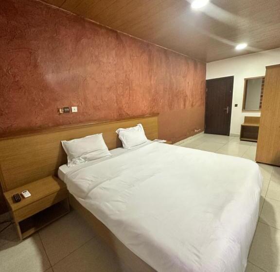 تختخواب و صبحانه Brazza