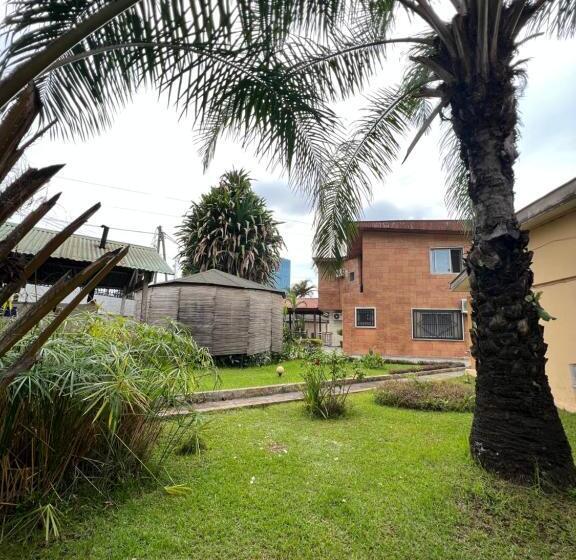 تختخواب و صبحانه Brazza