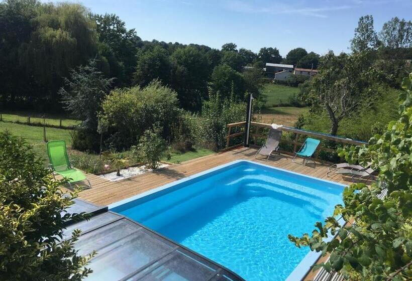 پانسیون Le Petit Moulin