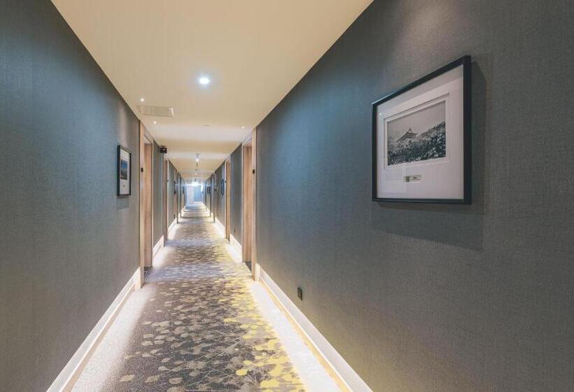 Atour Hotel Haining Leather City South Gate