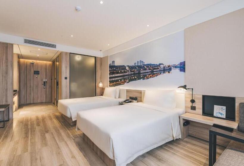 Atour Hotel Haining Leather City South Gate