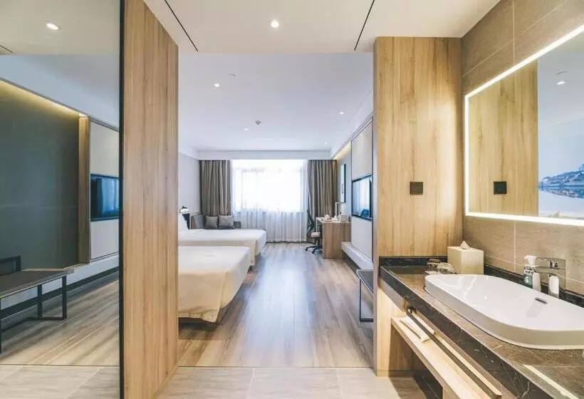 Atour Hotel Haining Leather City South Gate