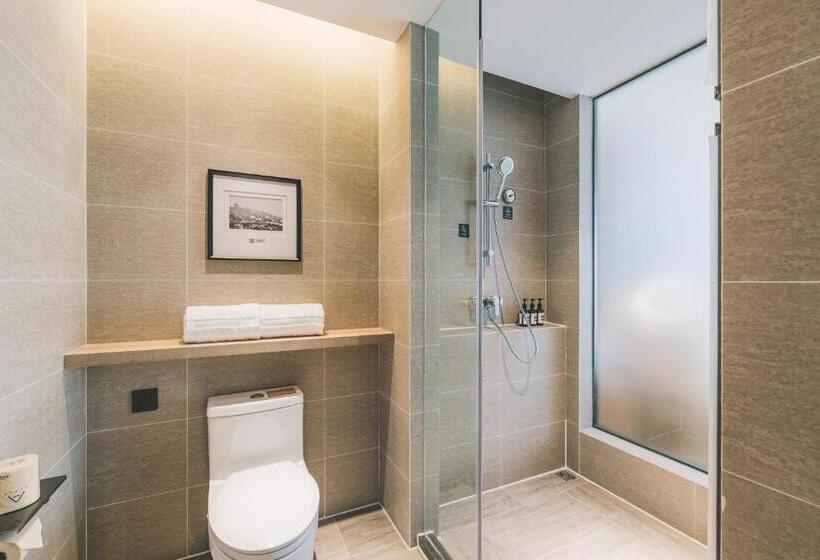 Atour Hotel Haining Leather City South Gate