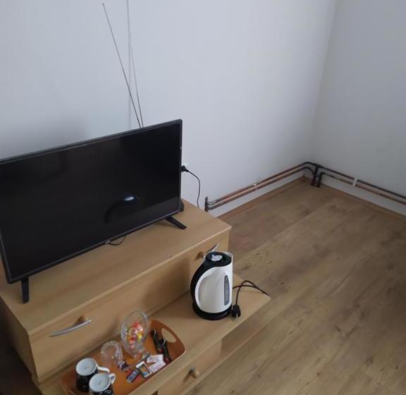 تختخواب و صبحانه Sunce