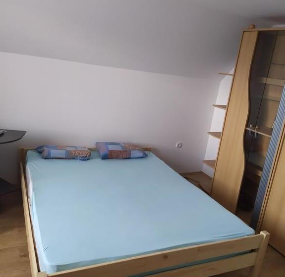 تختخواب و صبحانه Sunce