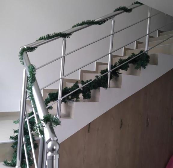 تختخواب و صبحانه Sunce