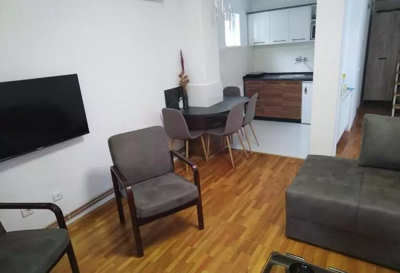 پانسیون Apartmani Pause