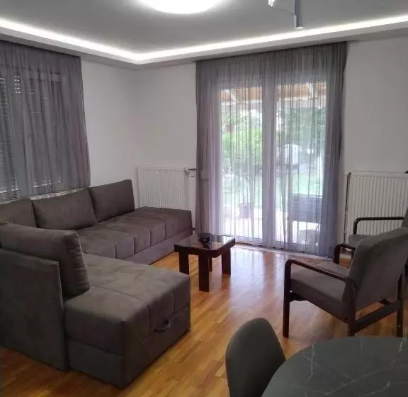 پانسیون Apartmani Pause