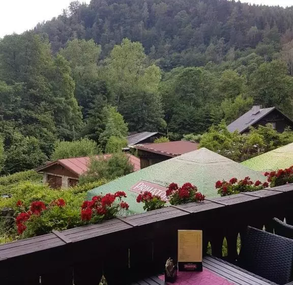 Retkeilymaja čertovka Peklo