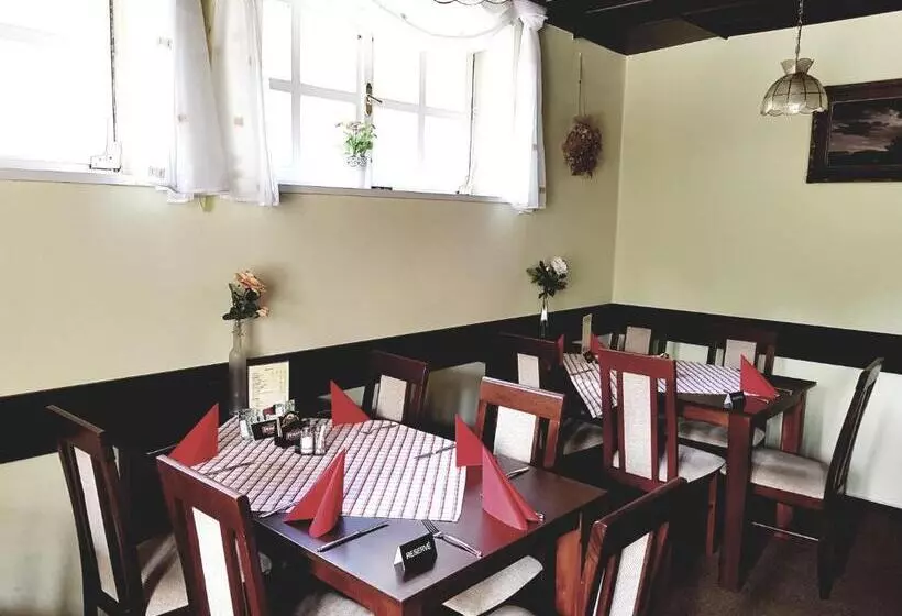 Retkeilymaja čertovka Peklo