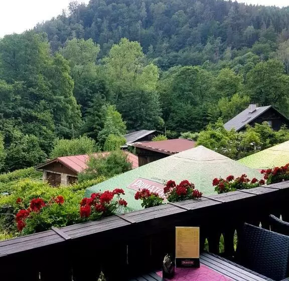 Retkeilymaja čertovka Peklo