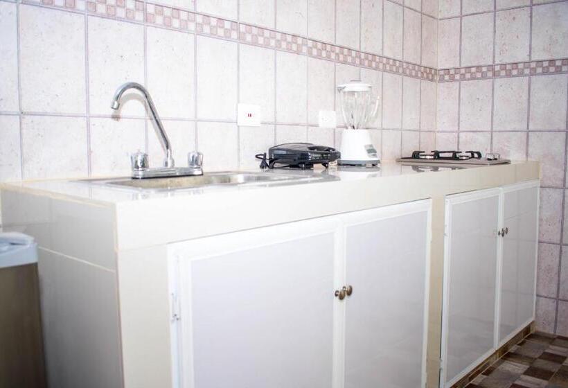 تختخواب و صبحانه Zaboka Sai