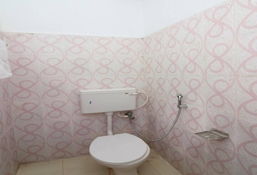 Hotel Oyo 43893 Uhome  Pvtltd