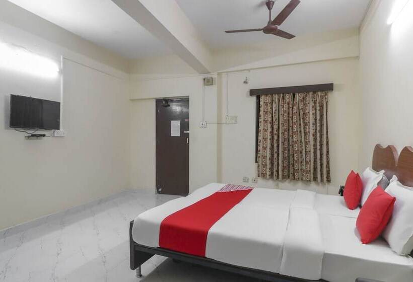 Hotel Oyo 43893 Uhome  Pvtltd