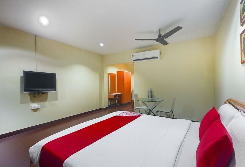 Hotel Oyo 43893 Uhome  Pvtltd