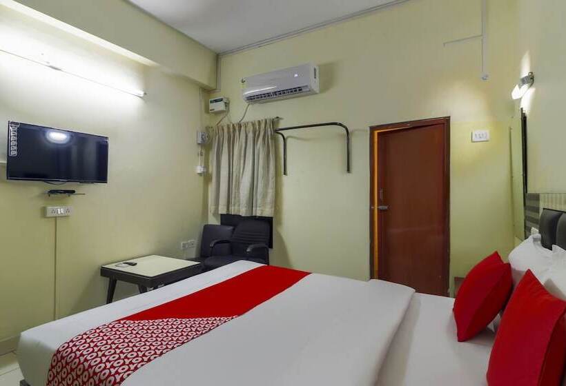 Hotel Oyo 43893 Uhome  Pvtltd