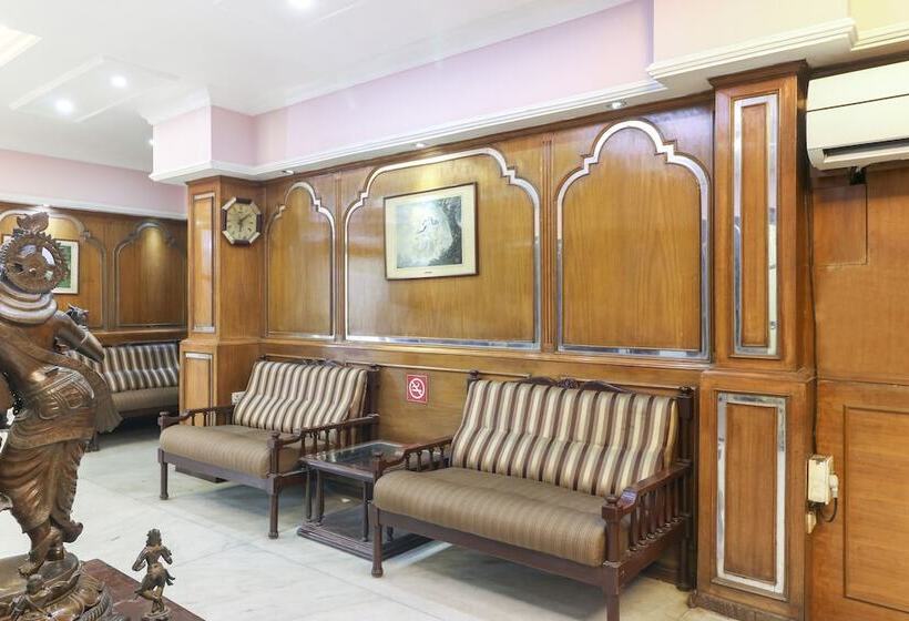 Hotel Oyo 43893 Uhome  Pvtltd