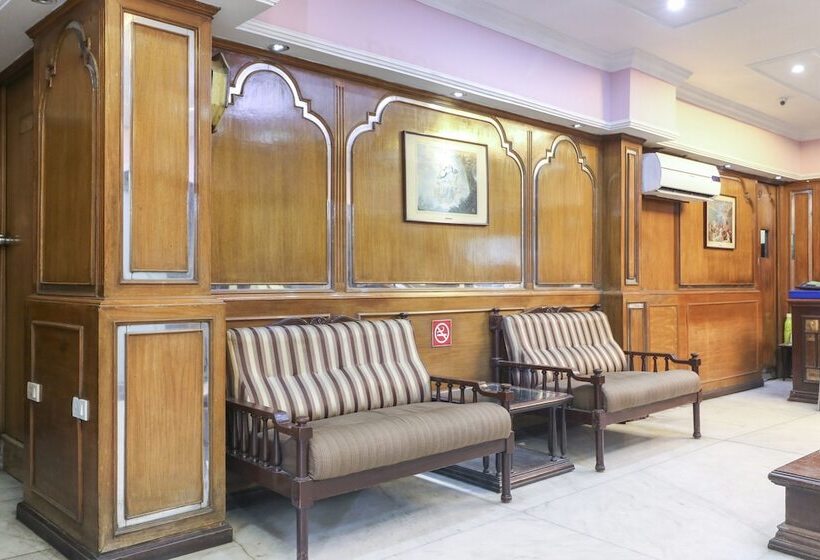 Hotel Oyo 43893 Uhome  Pvtltd