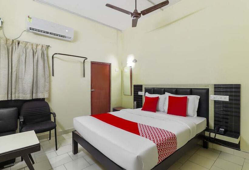 Hotel Oyo 43893 Uhome  Pvtltd