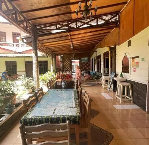 Majatalo Wisma Sibayak Guesthouse Berastagi
