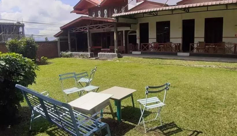 Majatalo Wisma Sibayak Guesthouse Berastagi