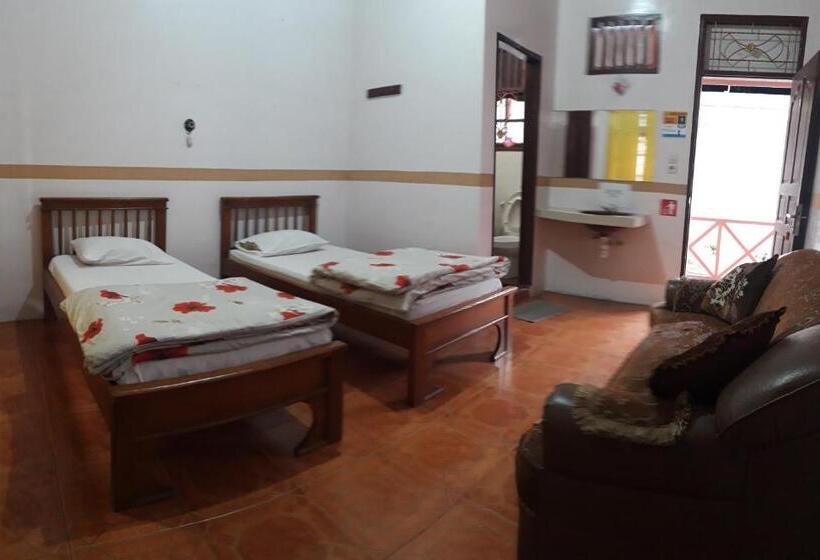 פנסיון Wisma Sibayak Guesthouse Berastagi