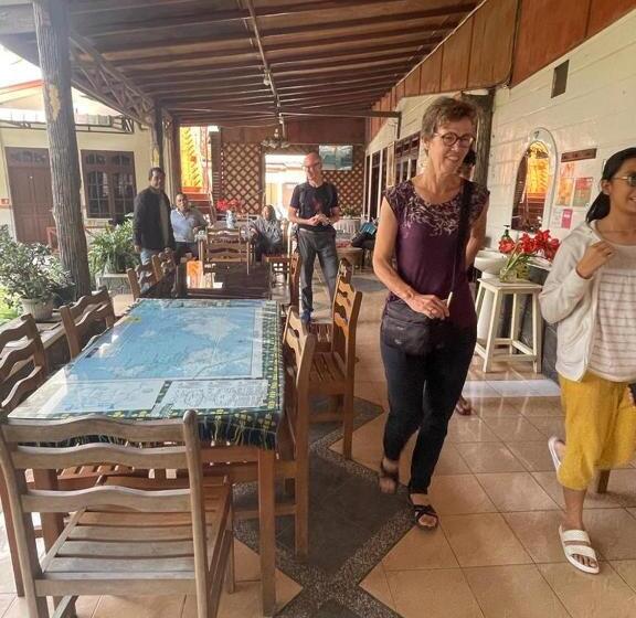 פנסיון Wisma Sibayak Guesthouse Berastagi